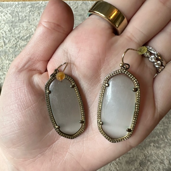 Grey Kendra Scott Earrings - Picture 2 of 3